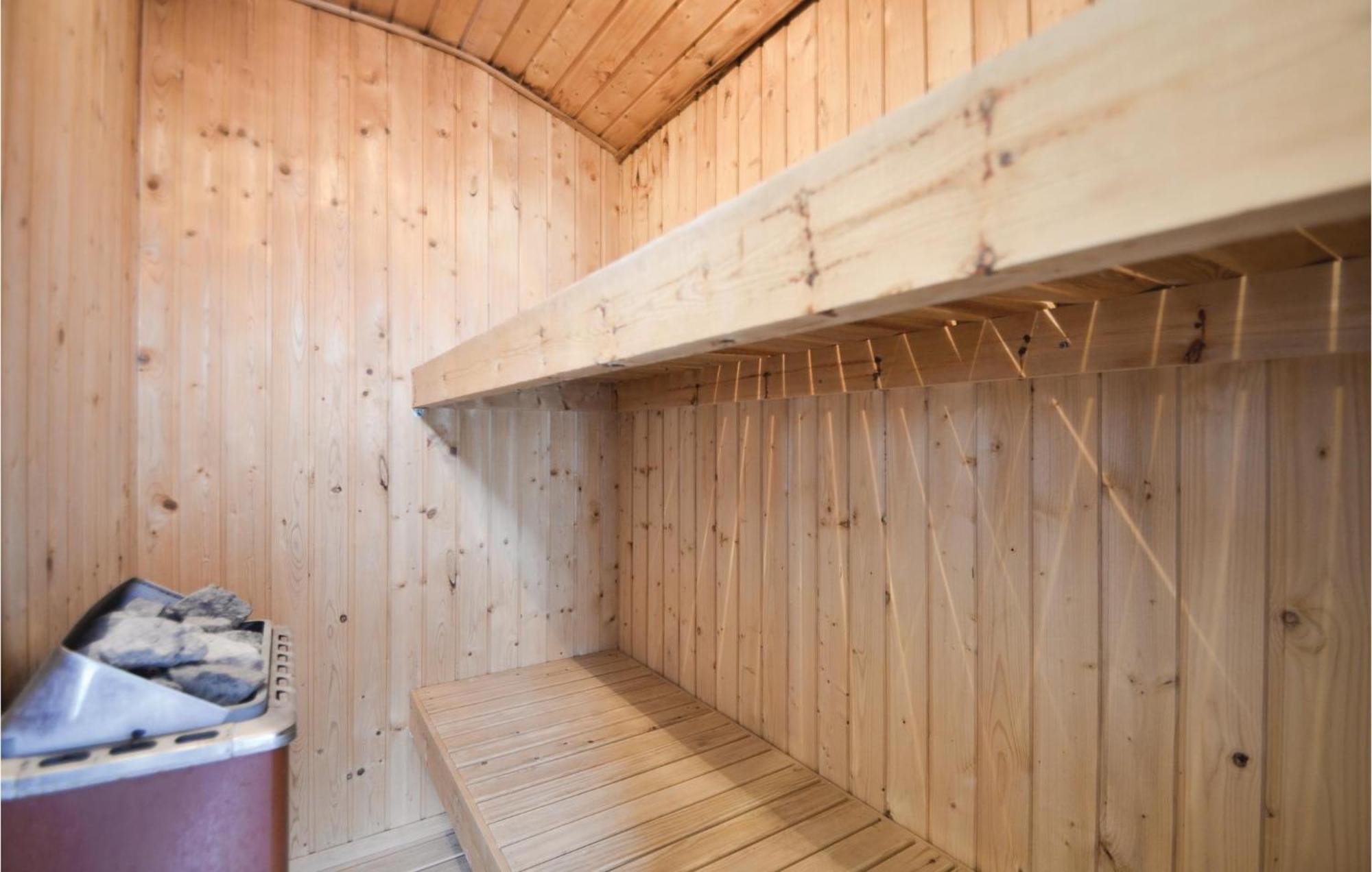 Amazing Home In Ebeltoft With Sauna Exteriör bild